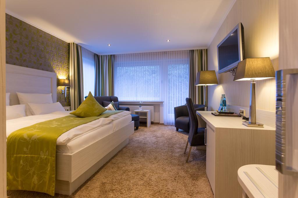 Hotel Garni Fuerst Von Waldeck Виллинген Экстерьер фото